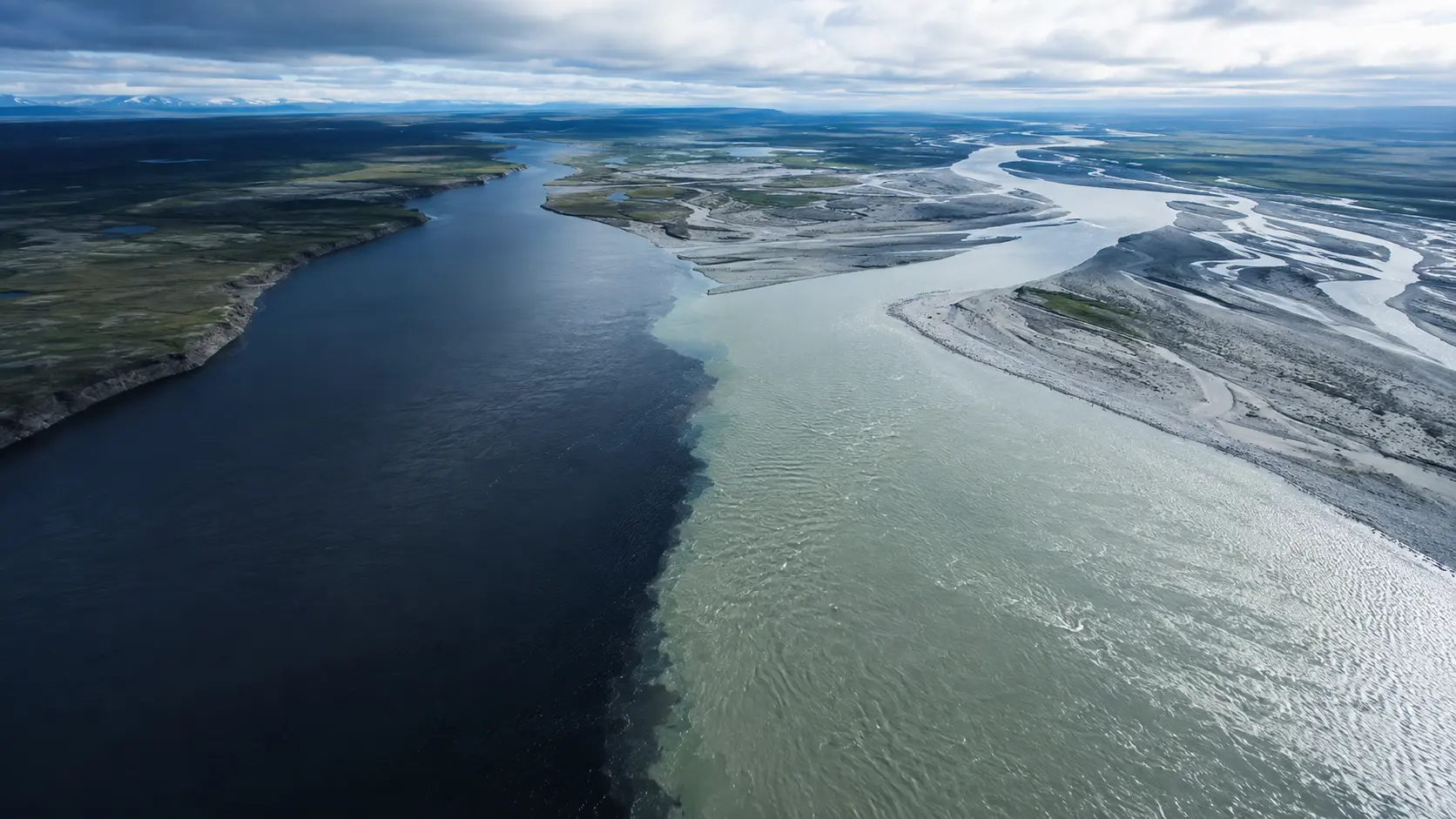 Paysage fluvial panoramique pour la rubrique comparateur éditorial