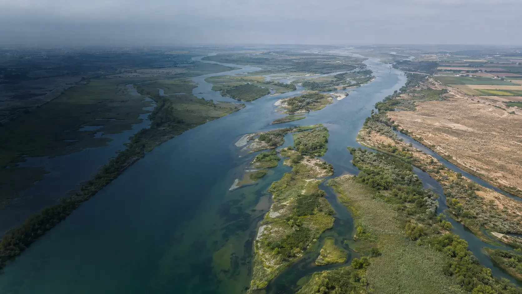 Paysage fluvial panoramique pour la rubrique enjeux et usages
